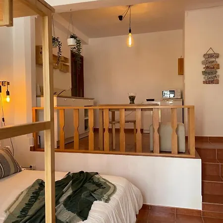 Estudio אלברגריה-א-ולחה